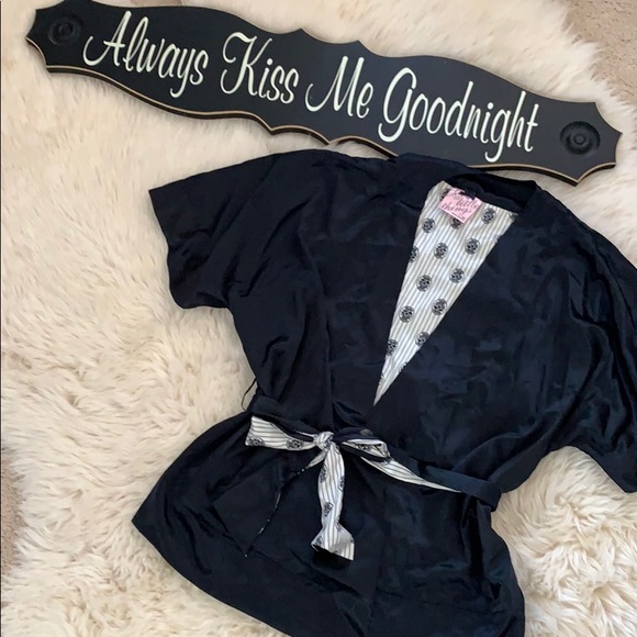 Victoria’s Secret Top with Belt - Picture 3 of 5